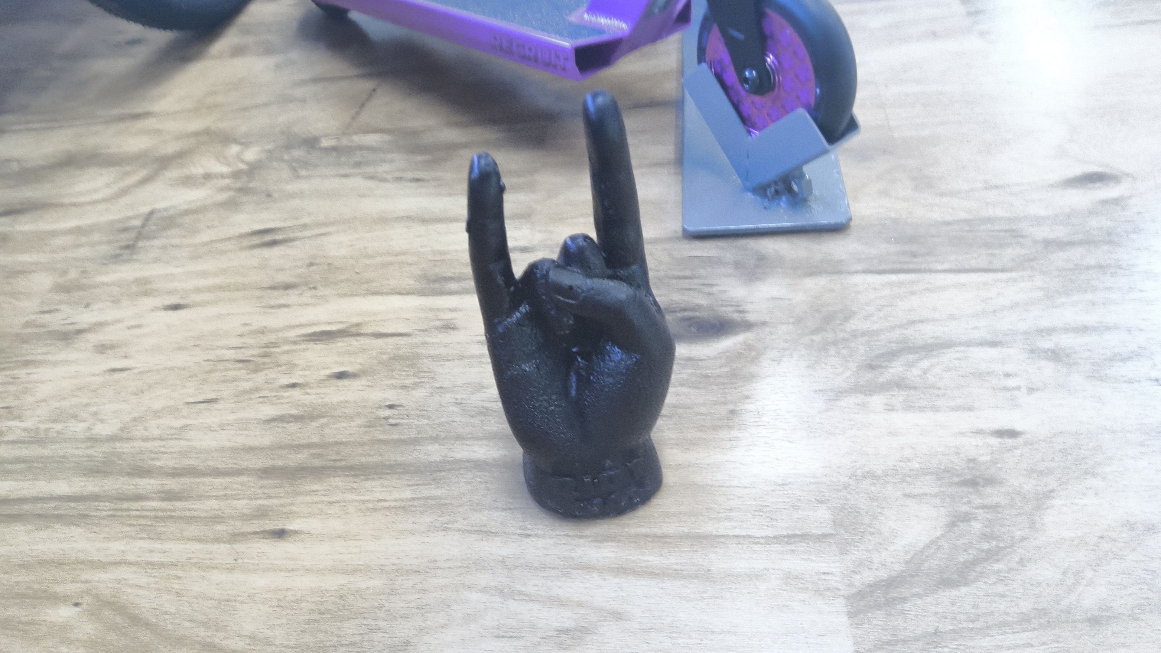 RIOT WAX ROCK'N'ROLL HAND BLACK – skate wax 250+ g