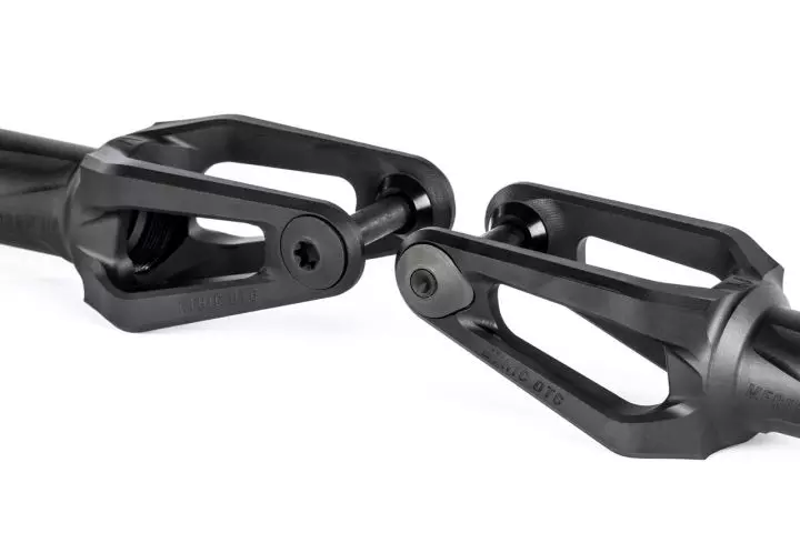 Vidlice Ethic Merrow V3 8/12 STD IHC black